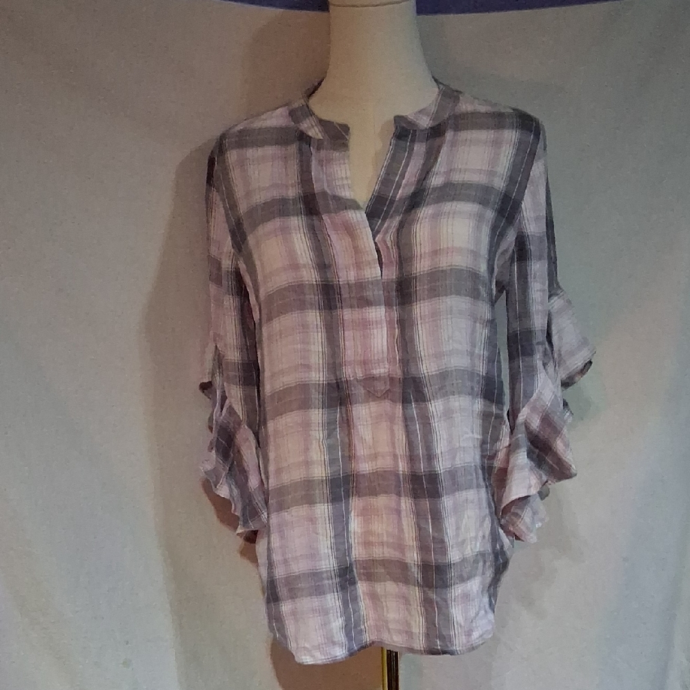 Vince Camuto Pink and Gray Relaxed Ruffled Blouse